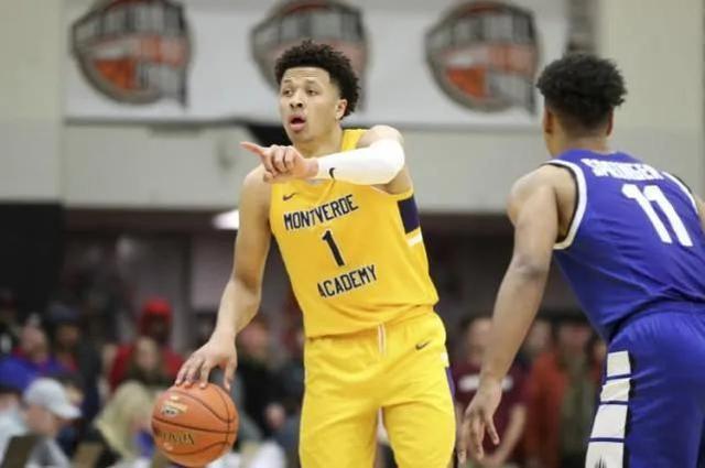 和后防线的 和后防线的